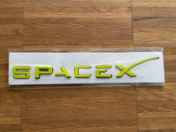 Logo SPACE X per l'auto disponibile in tre colori